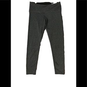Tuff Athletics Gray iridescent details size M yoga leggings